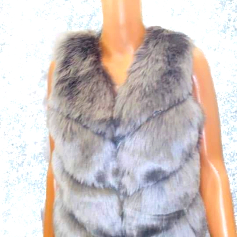 Women's fake fur vest